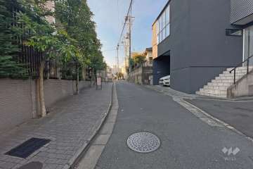 敷地北側前面道路