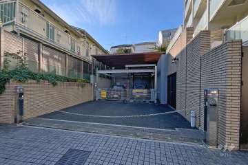 敷地内駐車場（屋内機械式）