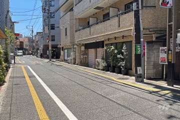 敷地東側の前面道路