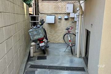駐輪場とバイク置場