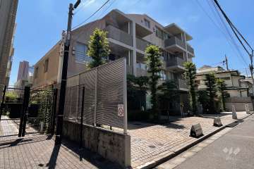 ピアースコード三軒茶屋の外観（北西側から）