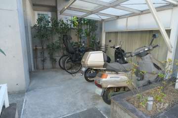 駐輪場・バイク置場（屋根付き）