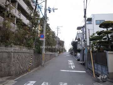 周辺は緑豊かで閑静な住宅地です。