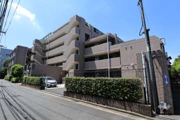 ライオンズマンション世田谷若林の外観（北東側から）