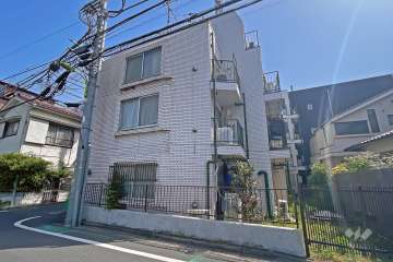 スカイコート明大前の外観（南西側から）