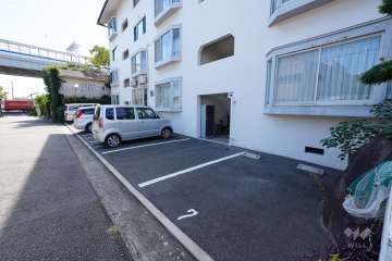 敷地内駐車場（屋外平面式）