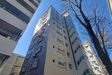 パラスト明大前の外観(北東側から)