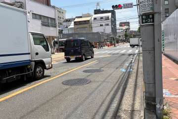 敷地西側の前面道路　