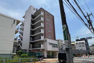 梅ヶ丘アイワマンションの外観(北西側から)　　
