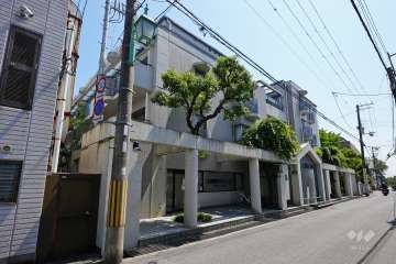 ペンコート芦屋の外観(北東側から)