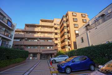 ライオンズガーデン下高井戸の外観（西側から）