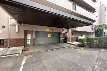 敷地内駐車場（屋内機械式）