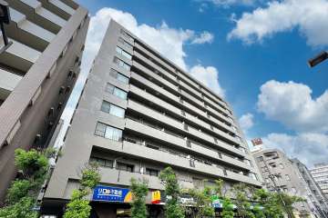 チュリス明大前の外観（南東側から）