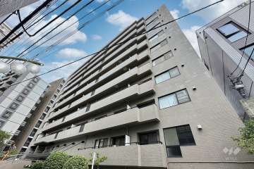 チュリス明大前の外観（南西側から）