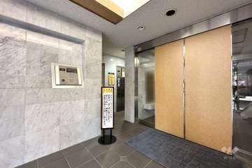 エントランスはオートロック付きです。