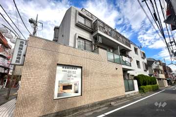 コープ野村明大前の外観（北西側から）