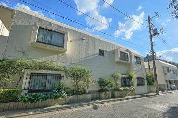 松原センターハイツの外観（北東側から）