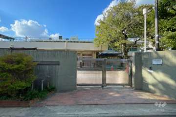 敷地に隣接する松原北保育園