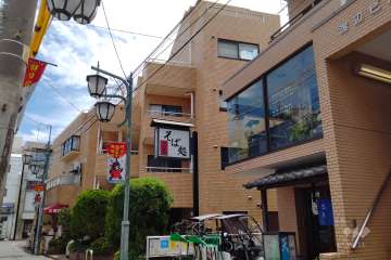 パスコマンション東松原の外観（西側から）