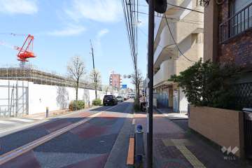 敷地北側の前面道路