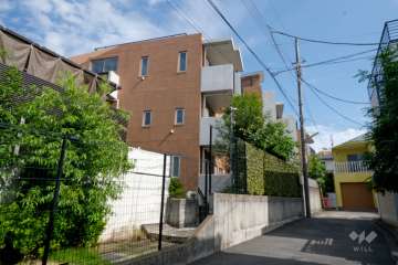 松原フラットの外観（南西側から）