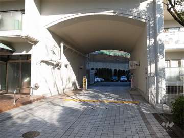 駐車場出入り口