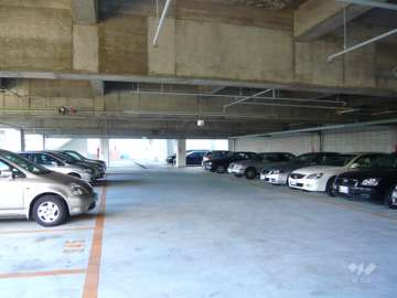 敷地内駐車場（屋内）