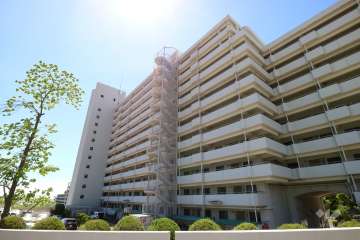 阪急逆瀬台アヴェルデ　4番館の外観（北西側から）