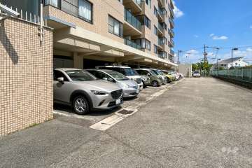 敷地内駐車場（屋外平面式）