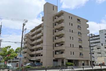フォルム逆瀬川の外観（北西側から）