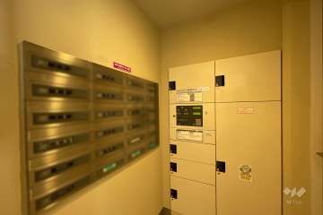 宅配ボックスと共用ポスト　