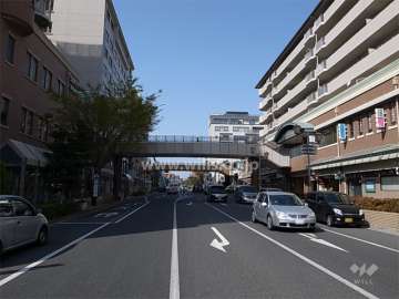 敷地南側は山手幹線に面しています。