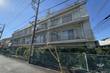 祖師谷ヒミコマンションの外観（北東側から）