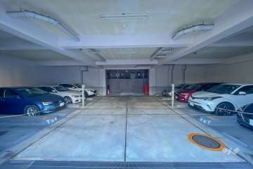 敷地内駐車場（屋内機会式）