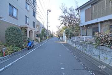 敷地北側の前面道路　