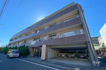 コンフィール千歳烏山の外観（北東側から）