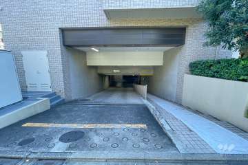 駐車場の出入り口