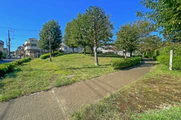 敷地前の世田谷区立大道北三十三志公園