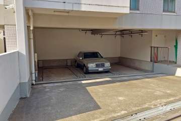 敷地内駐車場（屋内平面式）