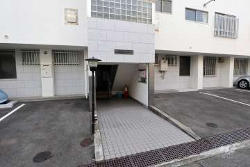 建物出入り口