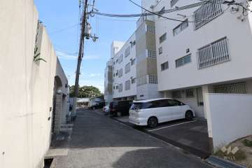 敷地北西側の前面道路