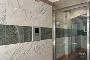 エントランスはオートロック付きです。