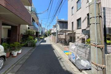 敷地南側の前面道路　