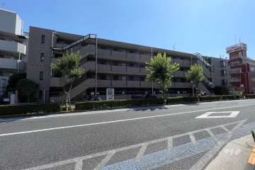 日神パレステージ三軒茶屋の外観（北東側から）