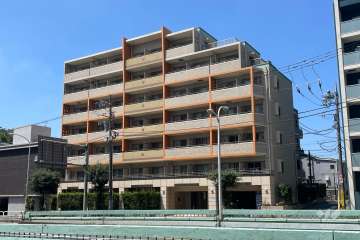 ステージグランデ三軒茶屋アジールコートの外観（北東側から）
