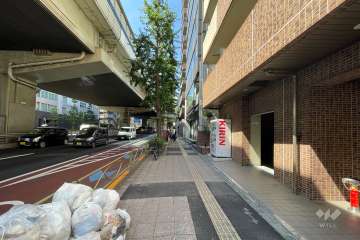 敷地南東側前面道路（北東側から）