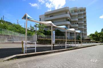 5番館の西側にあるバス停