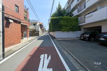 敷地東側の前面道路