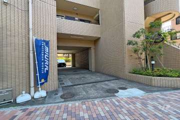 駐車場の出入り口