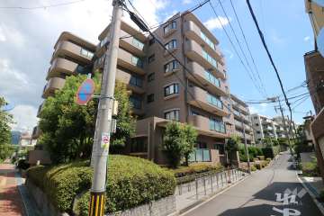 ヴィラ芦屋の外観（南西側から）